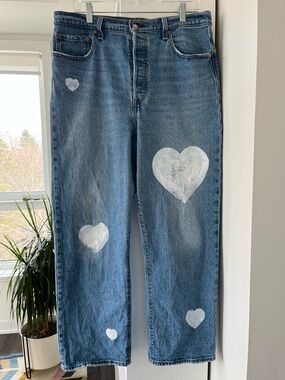 Levi’s Ribcage Straight Cropped Jeans Size 32 - Hand Painted Hearts